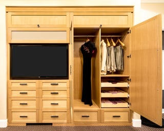 External wardrobe with a TV