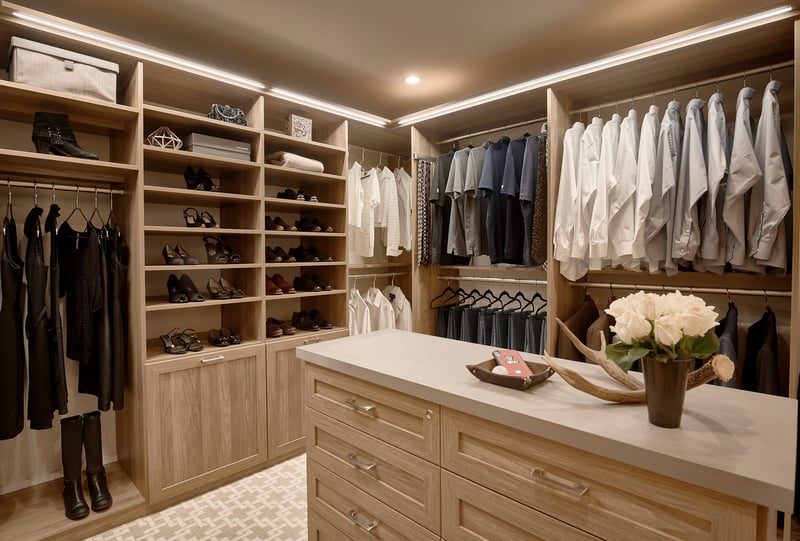 2019-07-19_Walk-In Closet_Apres Ski 2(1)