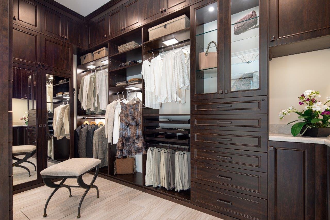 Walk-in Closet, Belgian Chocolate