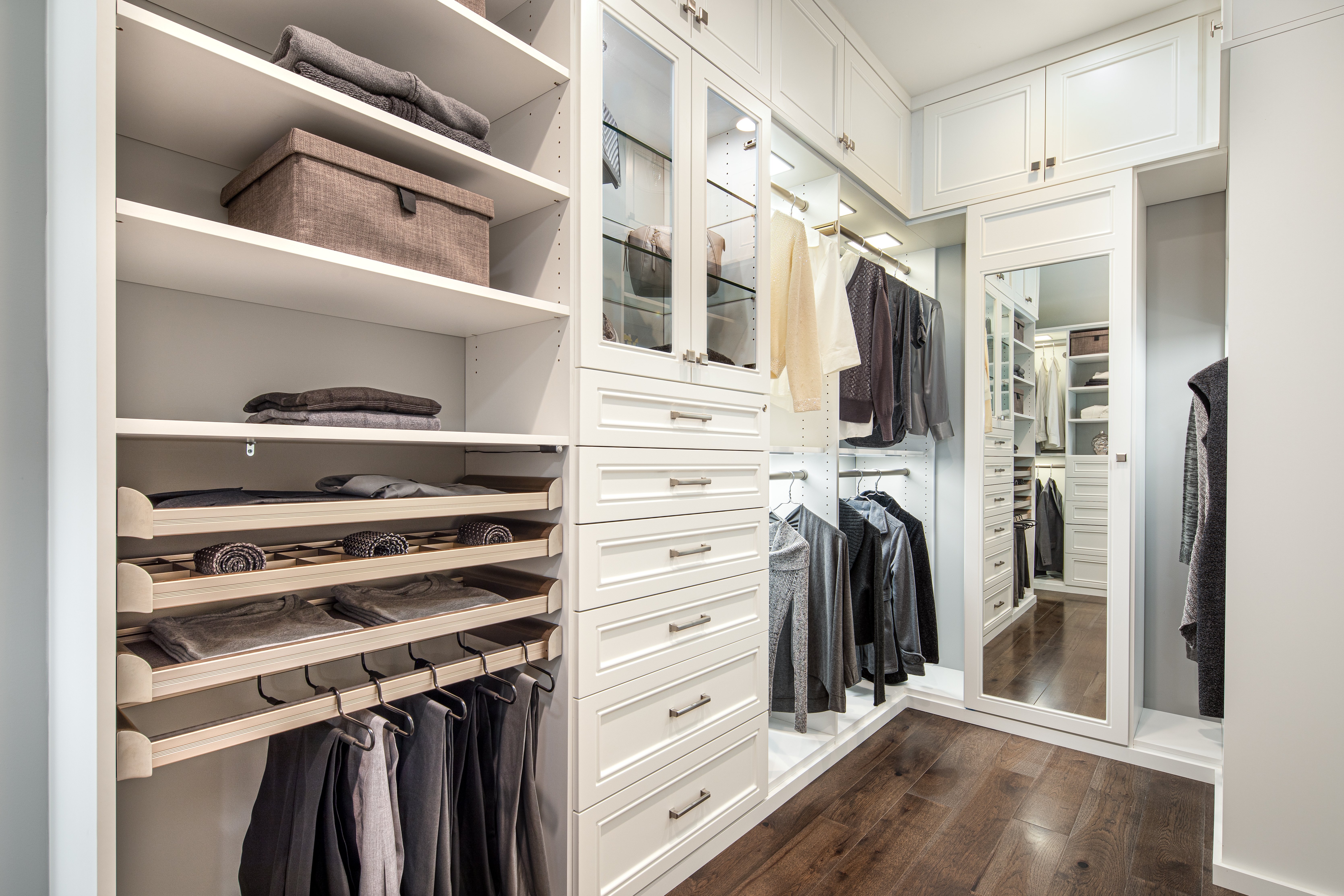 2019-11-20_Walk-In Closet_White (2)