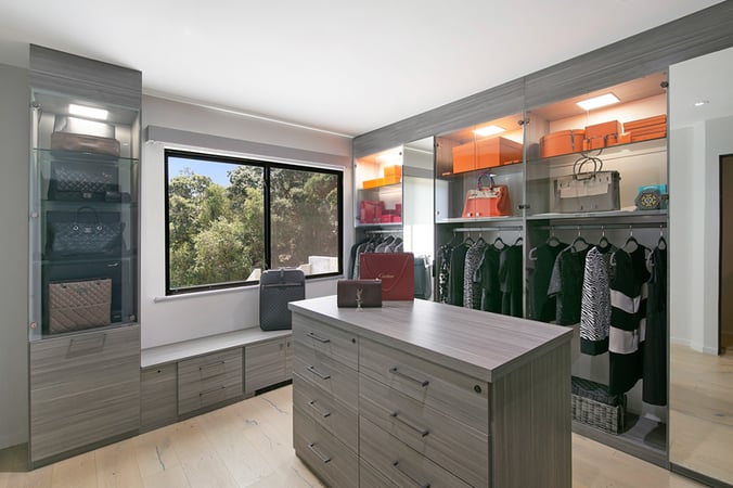 2022-08-09_Walk-In-Closet_Stinson Grey (1)