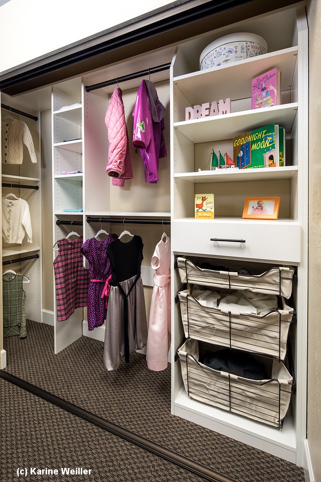 A perfectly designed closet makes your space much more organized and kid-friendly.