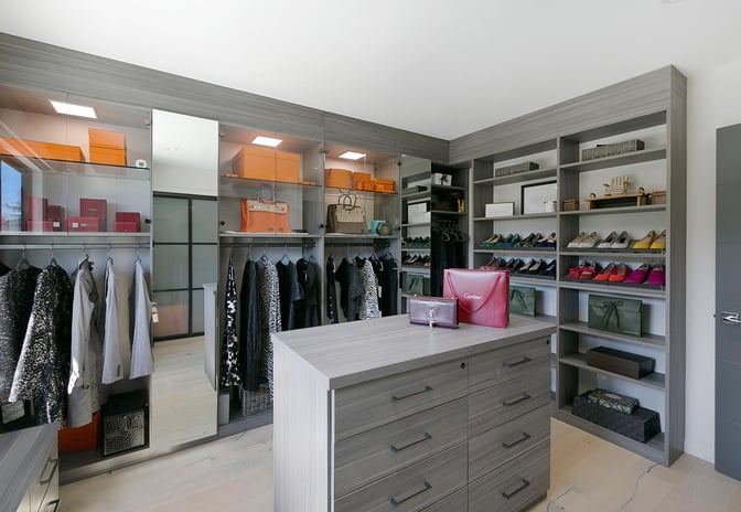 Walk-in Closet