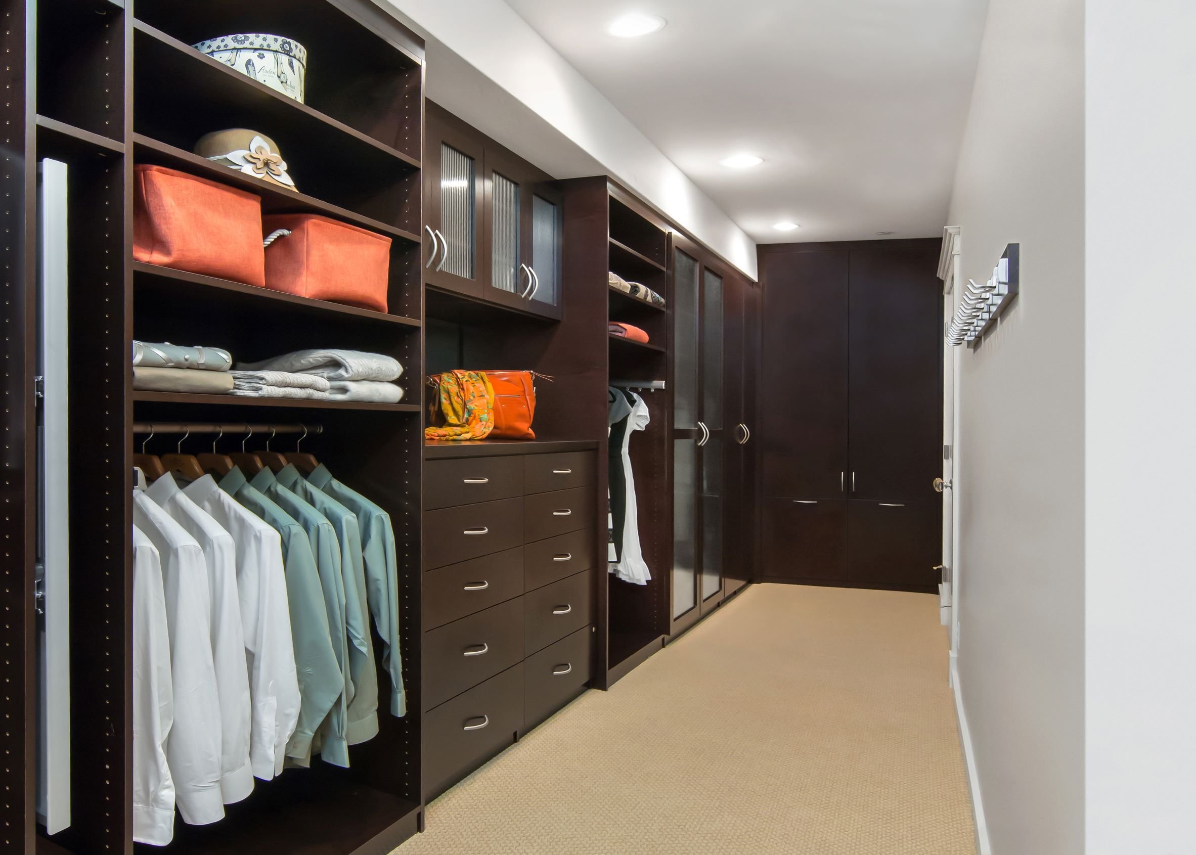 Deluxe Walk-in Closet, Mt. Hood, Maple