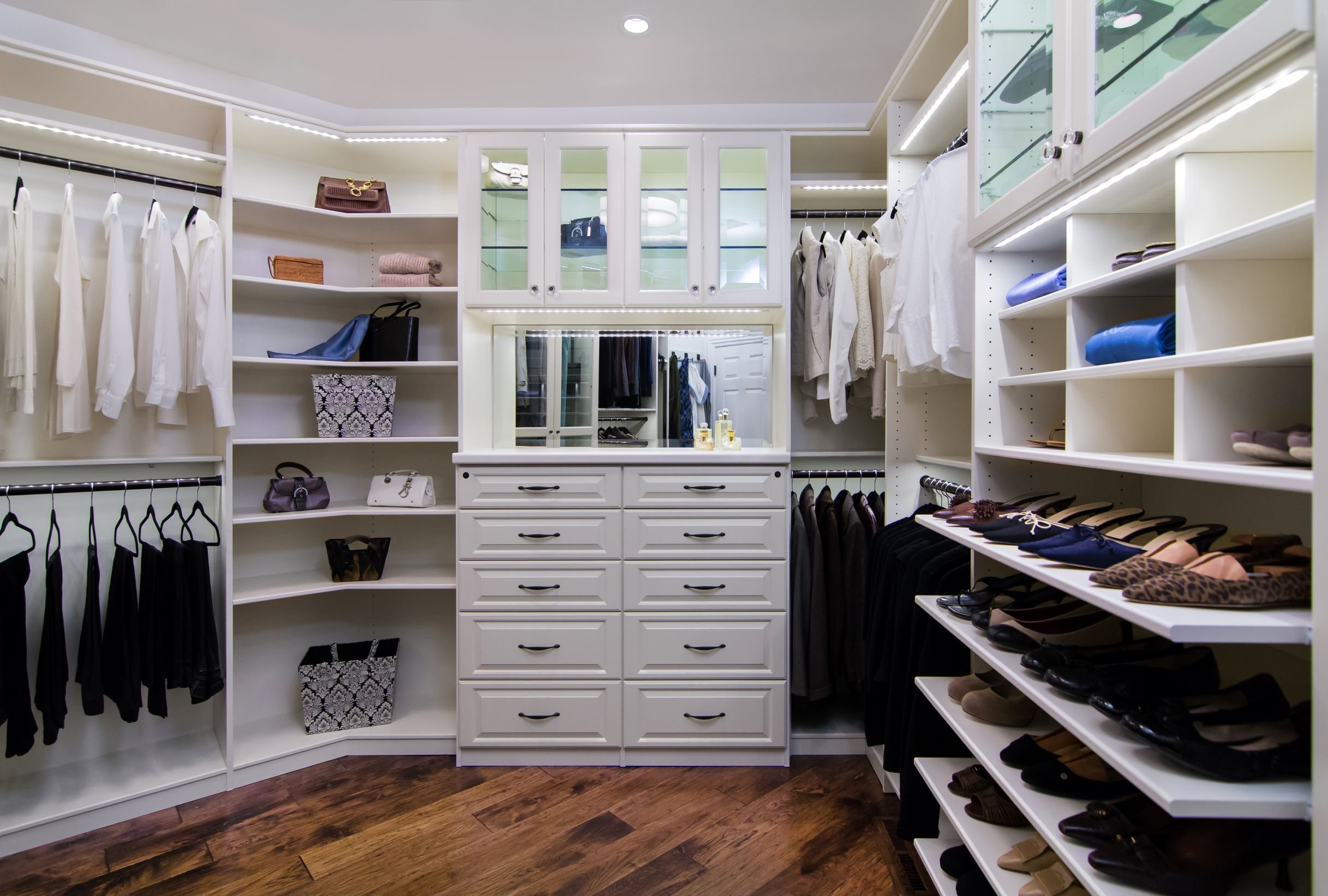 Deluxe Walk-in Closet, White
