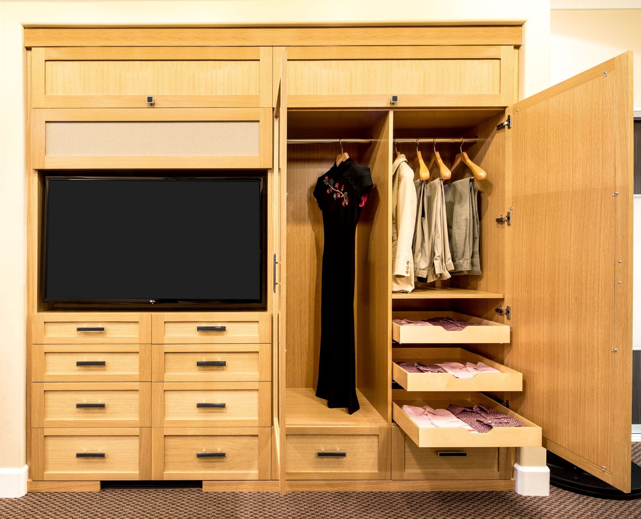 External Wardrobe, Clear