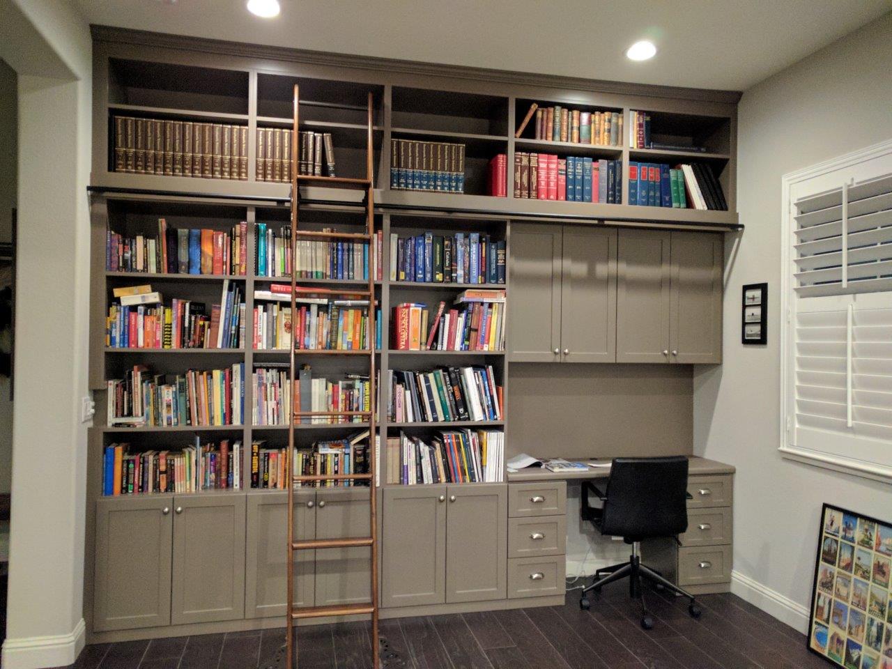 Wall Unit, Umbra
