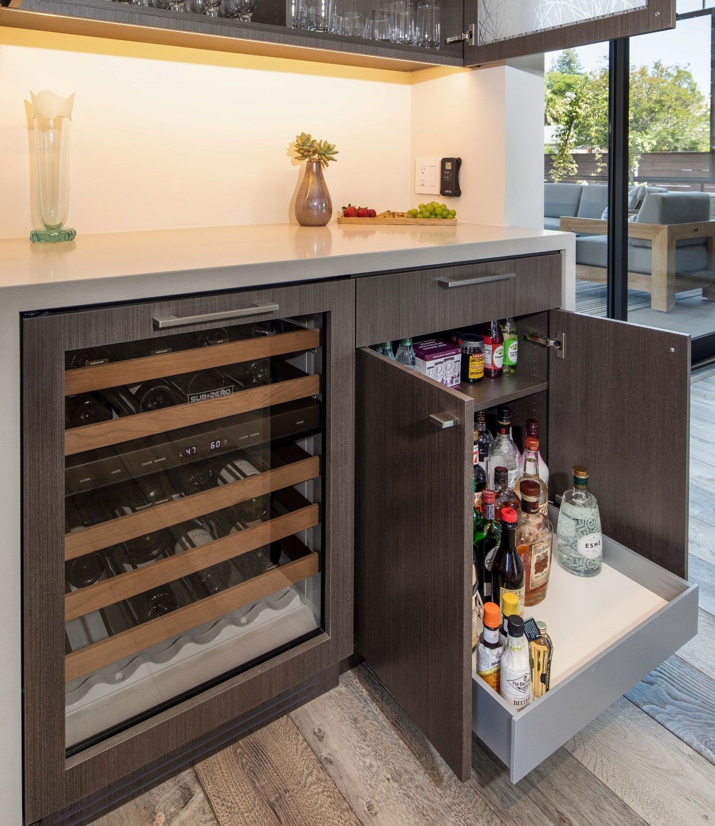 Bar, Tabu Veneer