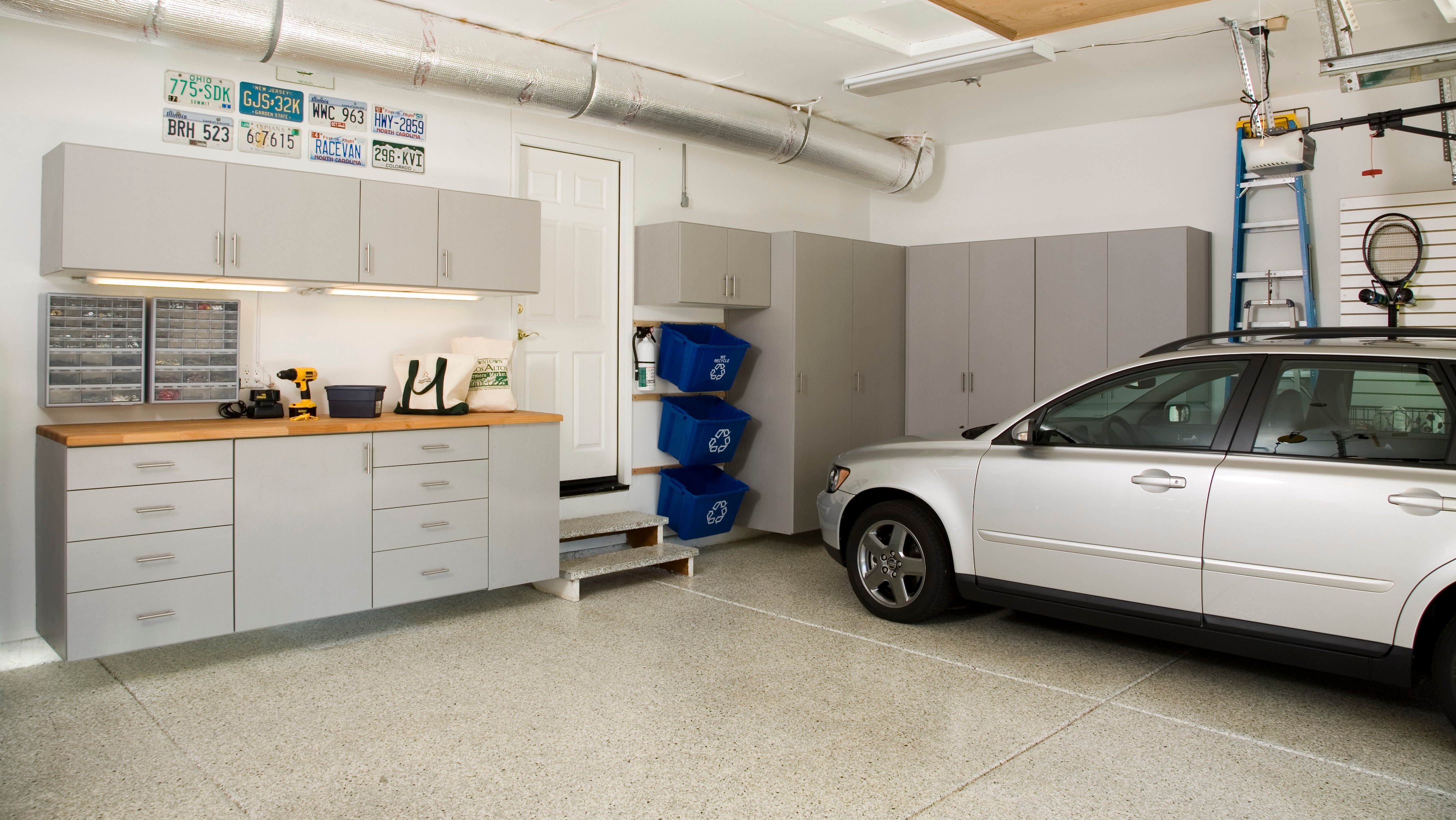 Garage, Silver Frost